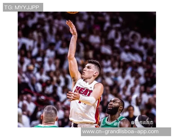 克鲁克斯在NCAA女篮赛中狂砍41分4篮板3助攻展现巨星风采